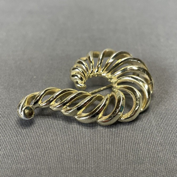 Vintage Signed Lisner Brooch Pin Gold Tone Swirl Feather Abstract Shell - Picture 2 of 7